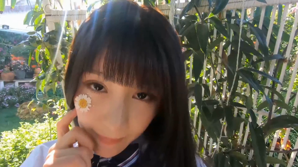 国产朱可儿Flower巨乳水手服白丝裙底户外写真