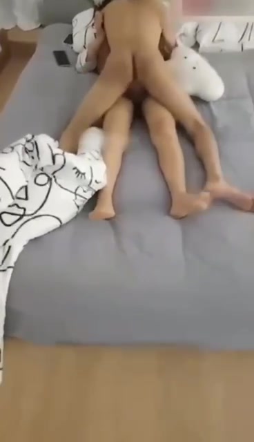饥渴少妇偷情自己的弟弟简直不要太爽